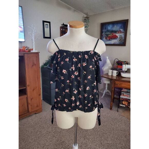 NWT PAPER MOON COLD SHOULDER TOP - Picture 1 of 3